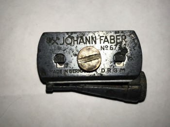 Точилка ручная Iohann Faber стальная.