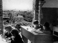 Сталинград, 1943 год. Школа после битвы.